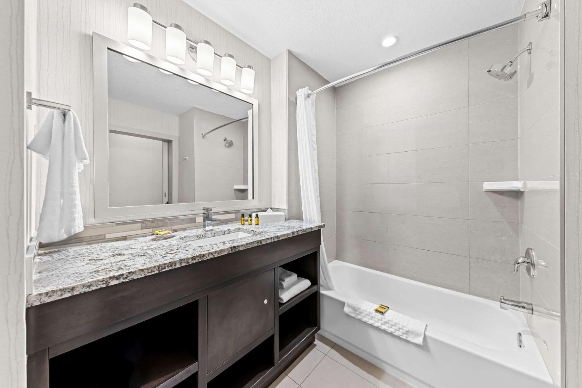 Best Western Plus Airdrie Gateway Eksteriør bilde