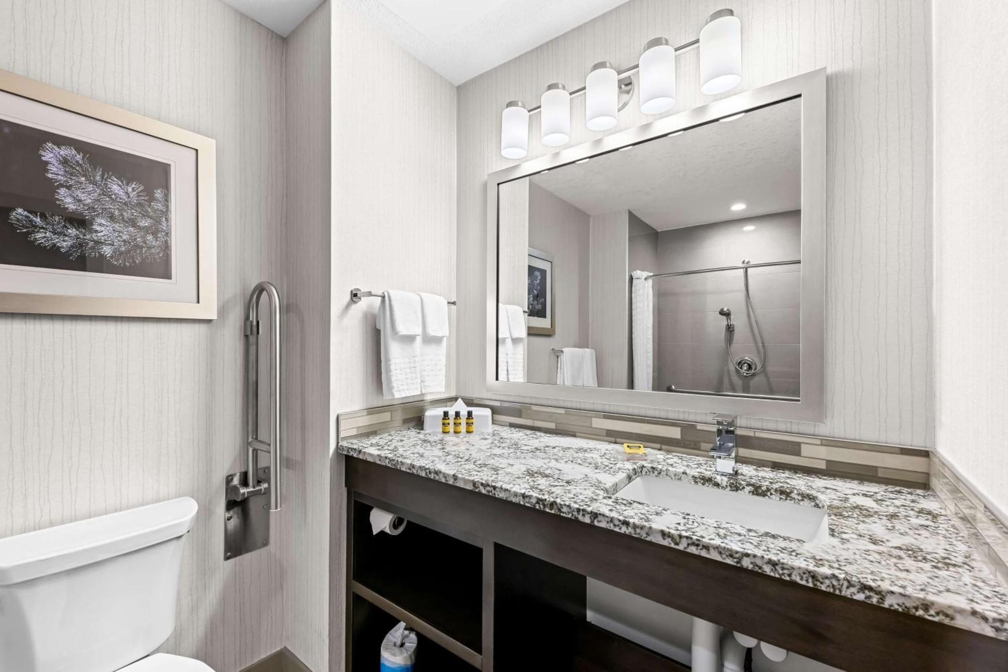 Best Western Plus Airdrie Gateway Eksteriør bilde