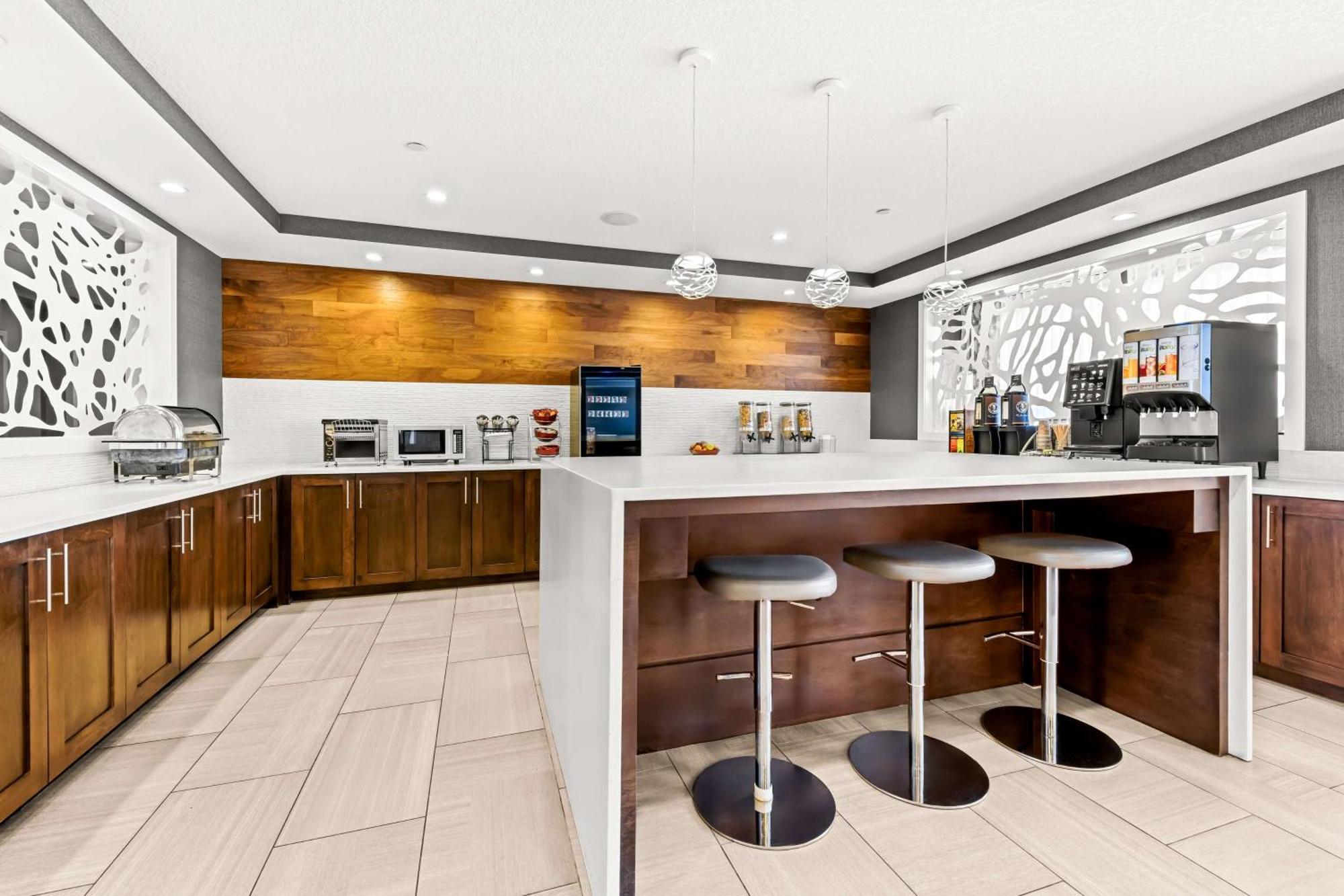 Best Western Plus Airdrie Gateway Eksteriør bilde